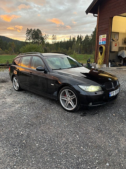 BMW 318i 6 of 15