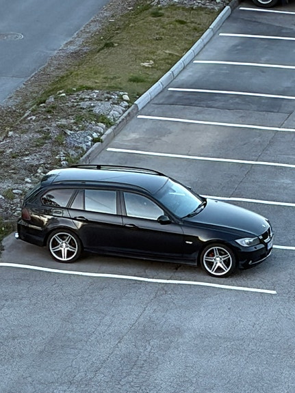 BMW 318i 7 of 15