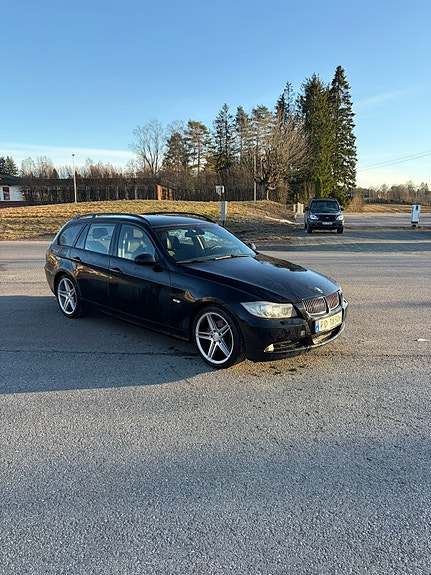 BMW 318i 4 of 15