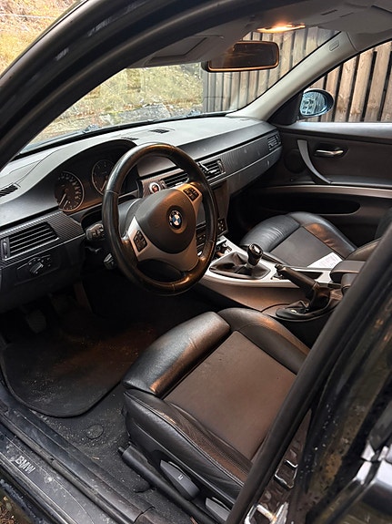 BMW 318i 15 of 15