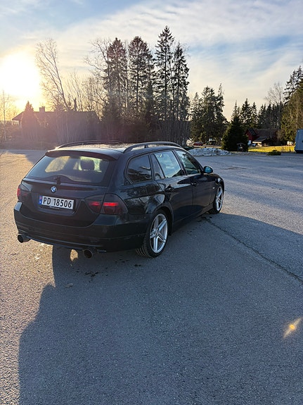 BMW 318i 5 of 15