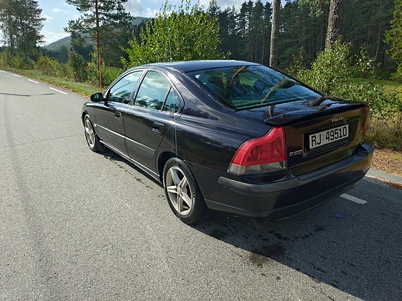Volvo S60 4 of 11