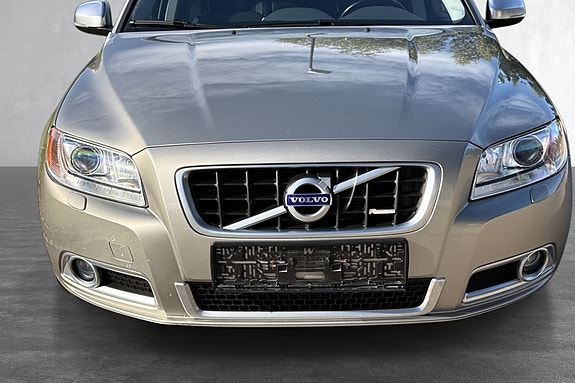 Volvo V70 R-design!