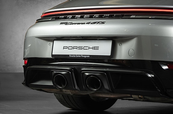 Porsche 911 Carrera 4 GTS 8 of 30