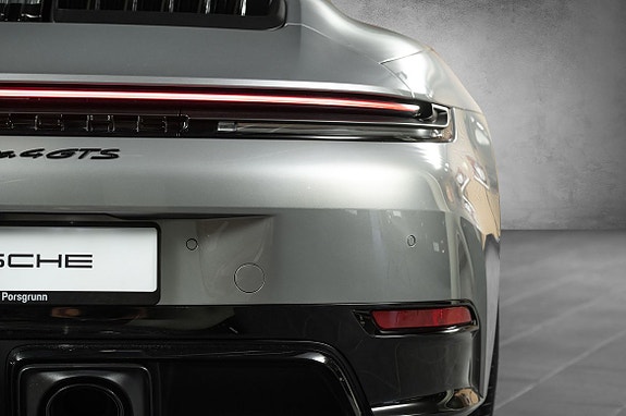 Porsche 911 Carrera 4 GTS 5 of 30