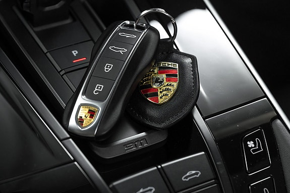Porsche 911 Carrera 4 GTS 24 of 30