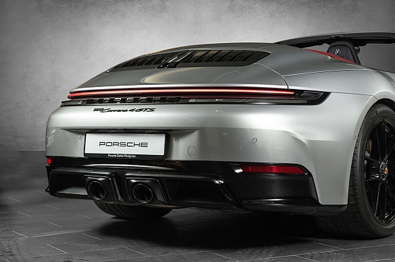 Porsche 911 Carrera 4 GTS 7 of 30