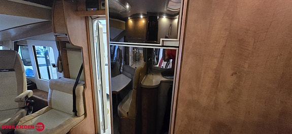 Carthago TOURER C1 I142, 5 seter, romslig 6,8m bobil pga tverrstilt dobbeltseng, 4250 kg gir en del nyttelast og det trengs med så stort lasterom 27 of 30