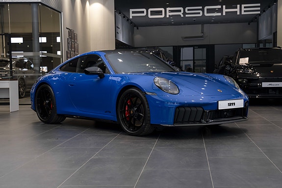 Porsche 911 4 of 30