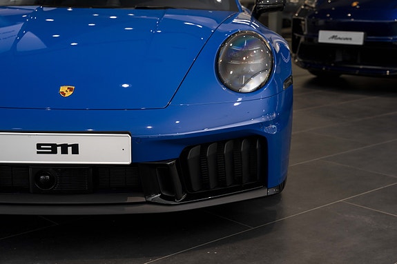 Porsche 911 12 of 30