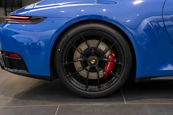 Porsche 911 17 of 30