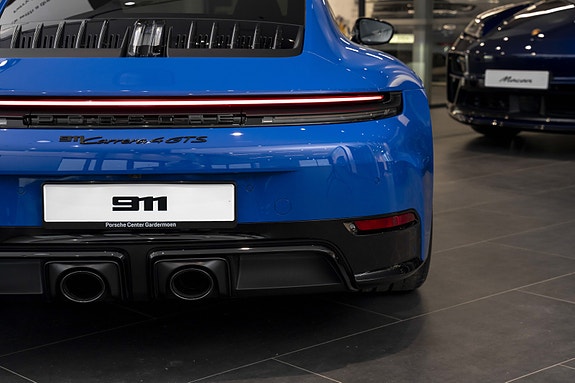 Porsche 911 15 of 30