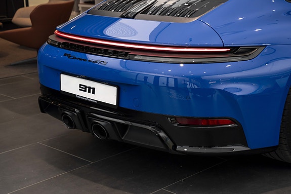 Porsche 911 16 of 30