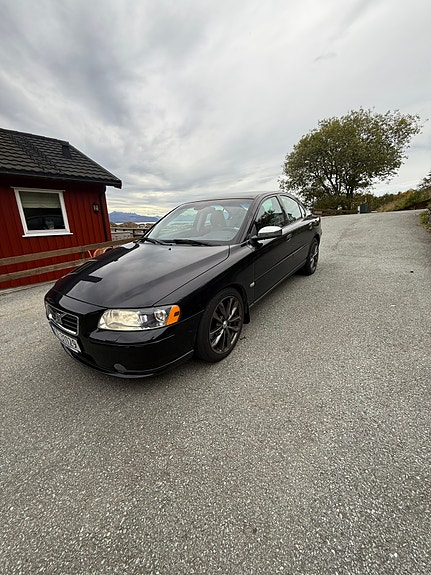 Volvo S60 2 of 22