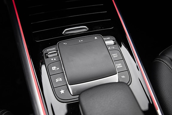 Mercedes-Benz EQA300 24 of 28