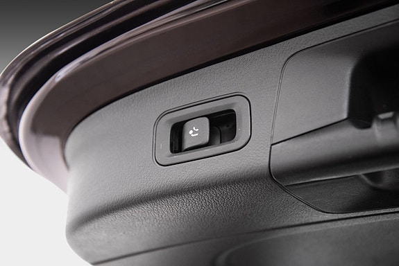Mercedes-Benz EQA300 14 of 28