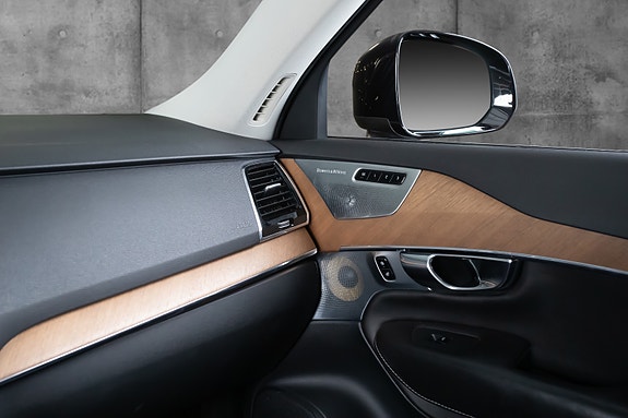 Volvo XC90 22 of 24