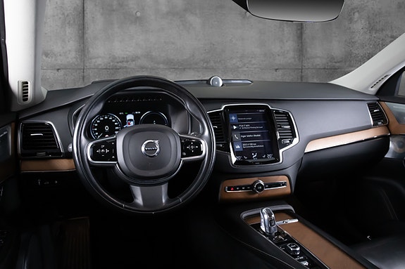 Volvo XC90 9 of 24