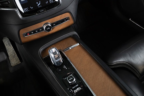 Volvo XC90 18 of 24