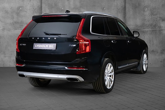 Volvo XC90 4 of 24