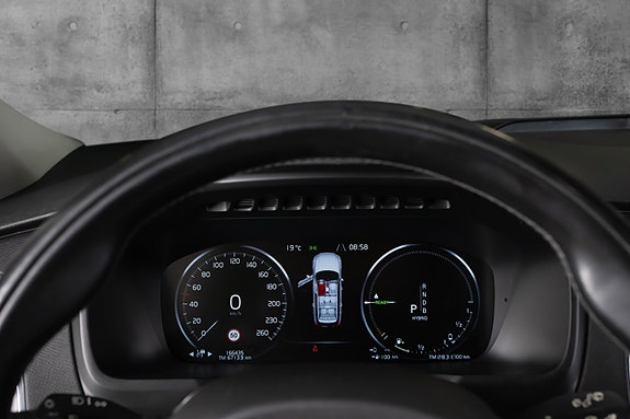 Volvo XC90 15 of 24