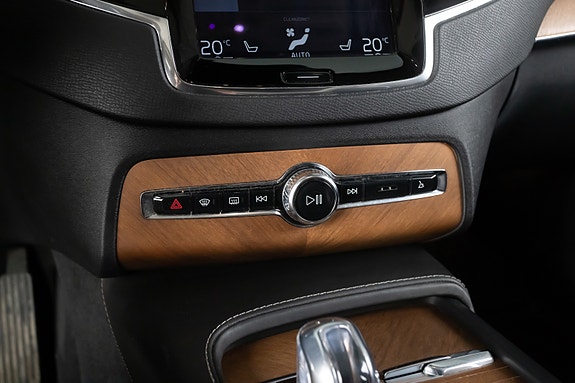 Volvo XC90 19 of 24