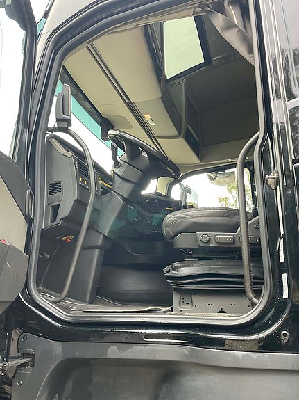 Volvo FH 540 8 of 17