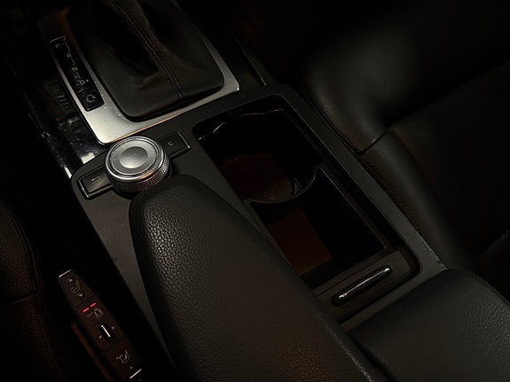 Mercedes-Benz E250 26 of 30