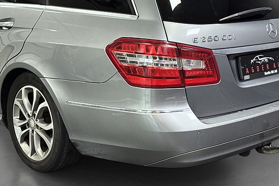 Mercedes-Benz E250 10 of 30