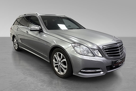 Mercedes-Benz E250 4 of 30