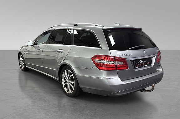 Mercedes-Benz E250 9 of 30