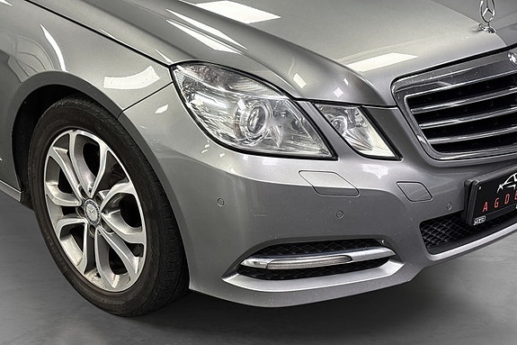 Mercedes-Benz E250 5 of 30