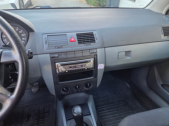 Skoda Fabia 8 of 13