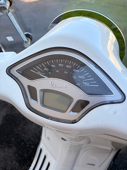 Vespa Primavera 125 14 of 15