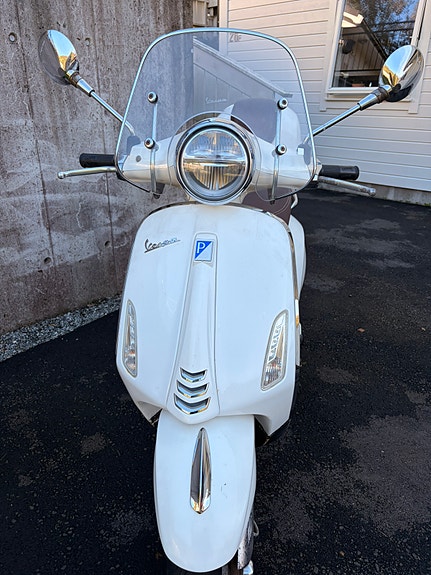 Vespa Primavera 125 13 of 15