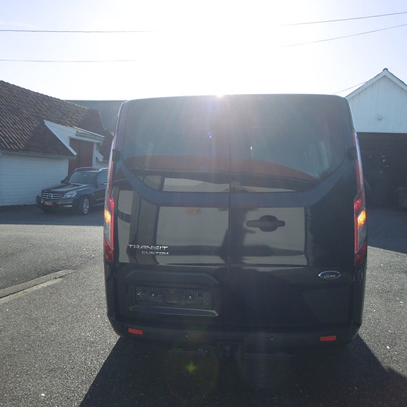 Ford Transit Custom 300L 4 of 30