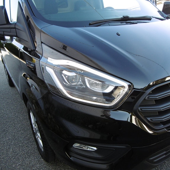 Ford Transit Custom 300L 29 of 30