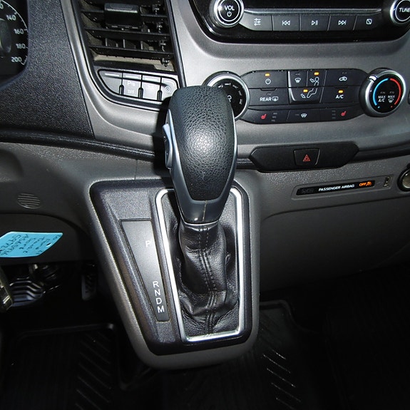 Ford Transit Custom 300L 17 of 30