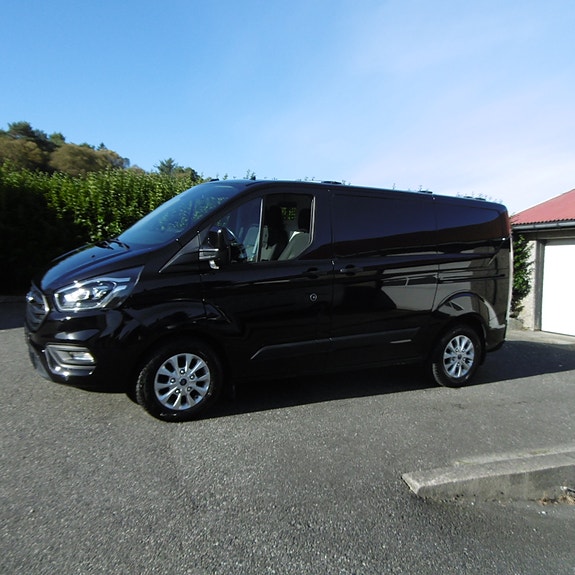 Ford Transit Custom 300L 2 of 30