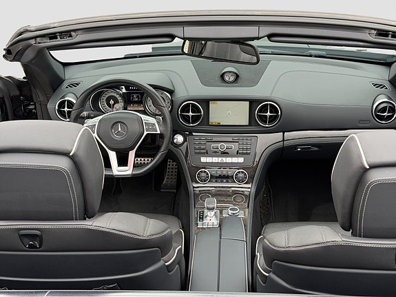 Mercedes-Benz SL350 26 of 30