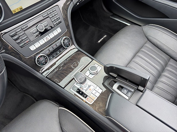 Mercedes-Benz SL350 27 of 30