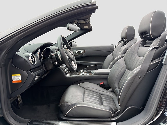 Mercedes-Benz SL350 18 of 30