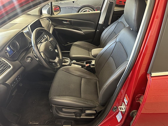 Suzuki SX4 S-Cross 8 of 17