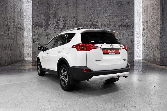 Toyota RAV4 3 of 14