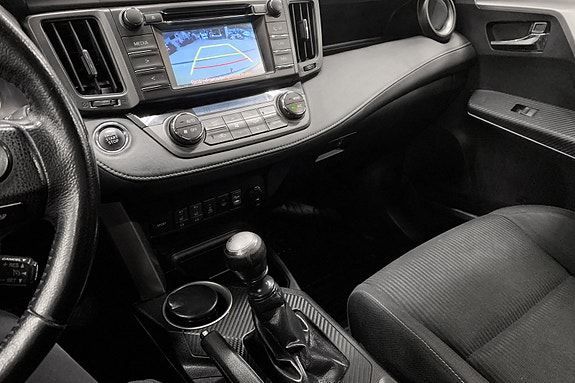 Toyota RAV4 6 of 14