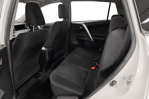 Toyota RAV4 12 of 14