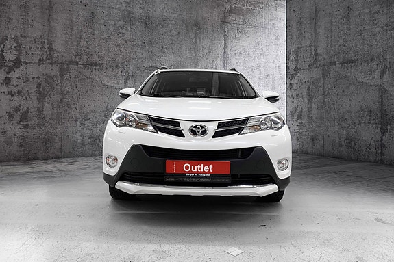 Toyota RAV4 2 of 14