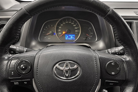 Toyota RAV4 7 of 14