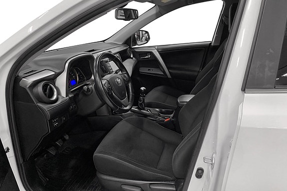 Toyota RAV4 5 of 14