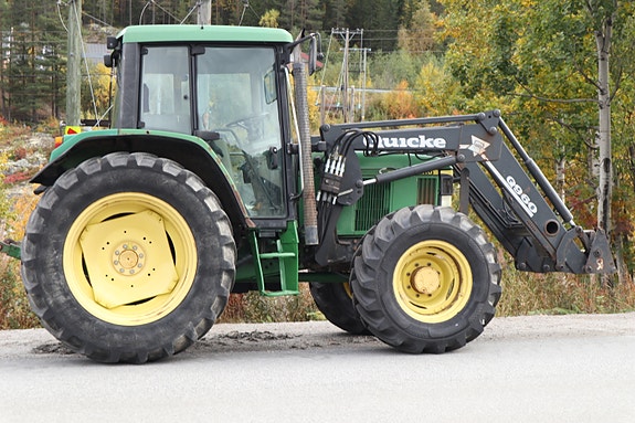 John Deere 6310 2001, kr 220 000,-
